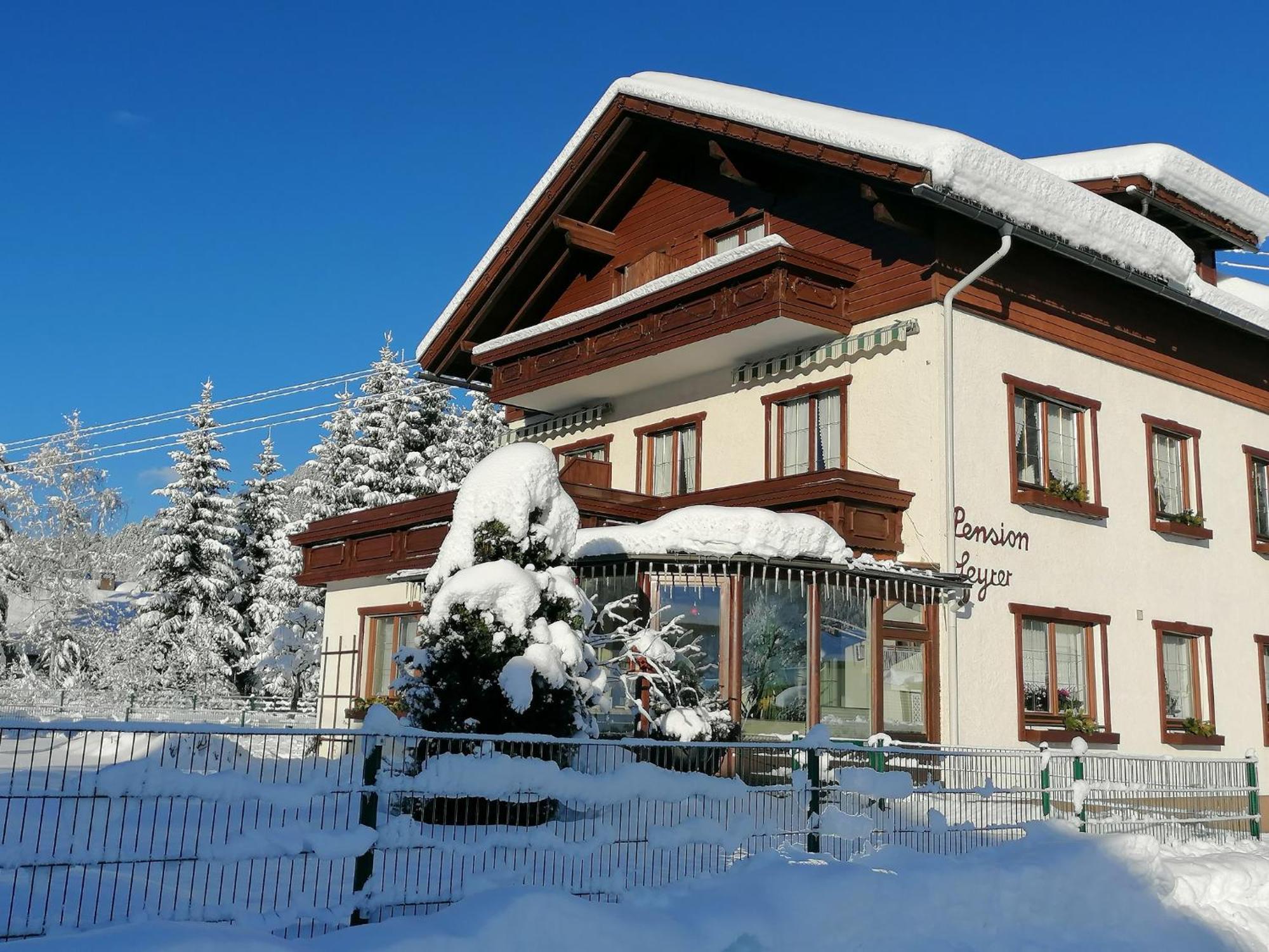 Pension Leyrer Kotschach-Mauthen Exterior photo